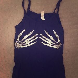 Skull hands hot leathers tank